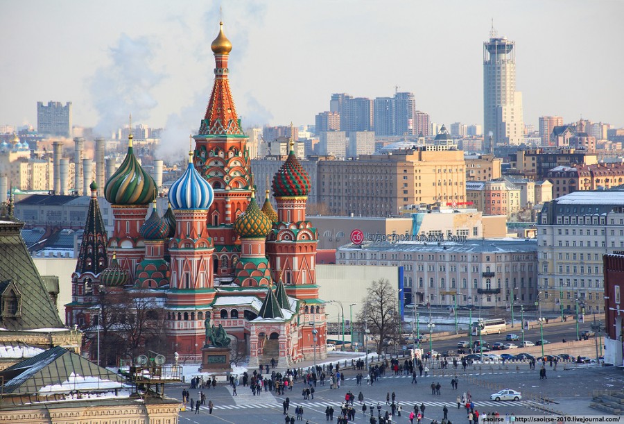 Beautiful-Views-of-Moscow-from-the-Roof-of-Moskva-Hotel-004