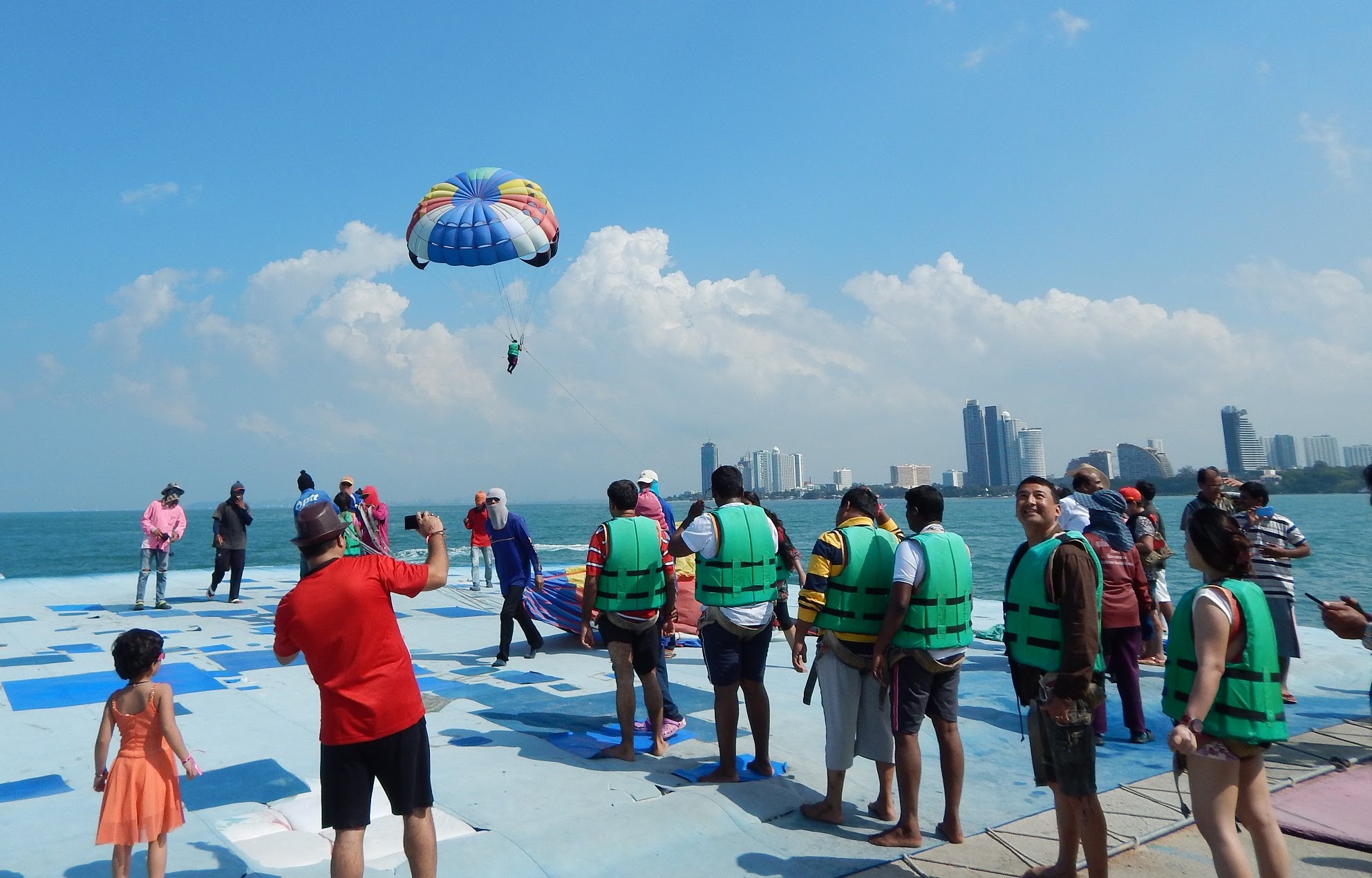 Kinh-nghiệm-du-lịch-Đảo-San-Hô-Coral-Pattaya