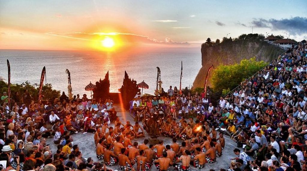 Tari-Kecak-Bali-Sejarah-dan-keunikannya-1024×569