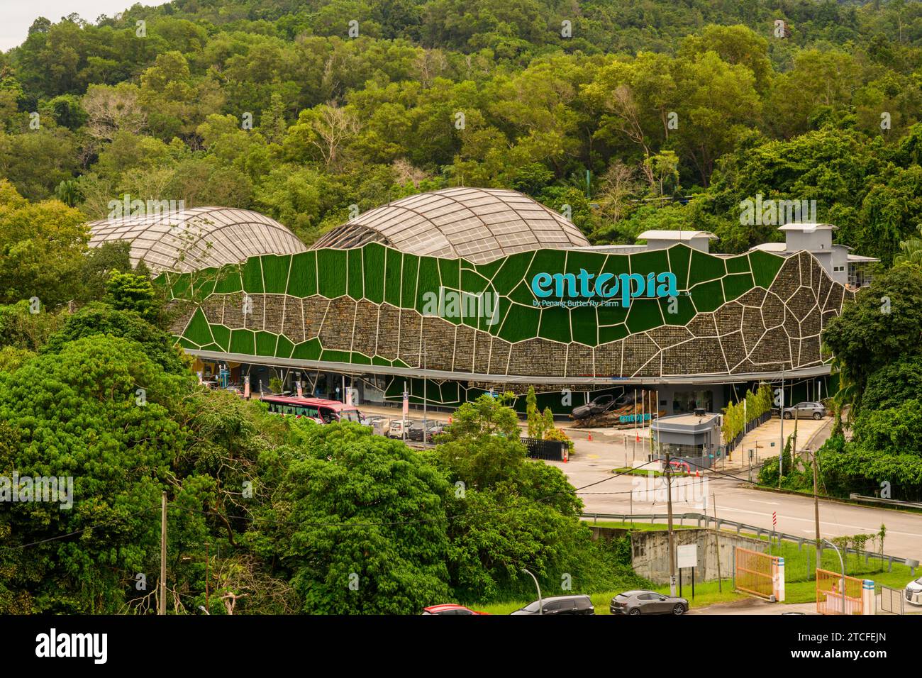 looking-down-on-the-front-entrance-of-entopia-penang-butterfly-farm-penang-malaysia-2TCFEJN